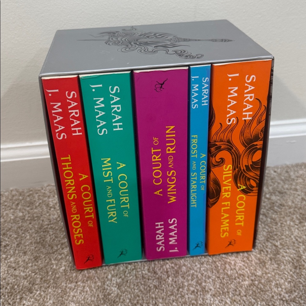 A Court Of Thorns and Roses Series